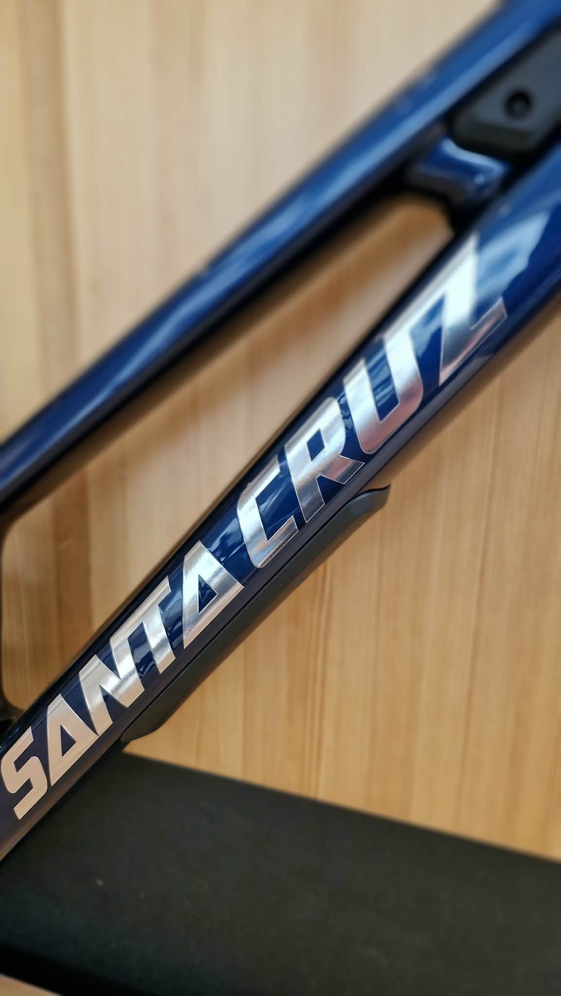 Santa Cruz V10 Carbon CC V.8 Gloss Liquid Blue Rahmen Modell 2027